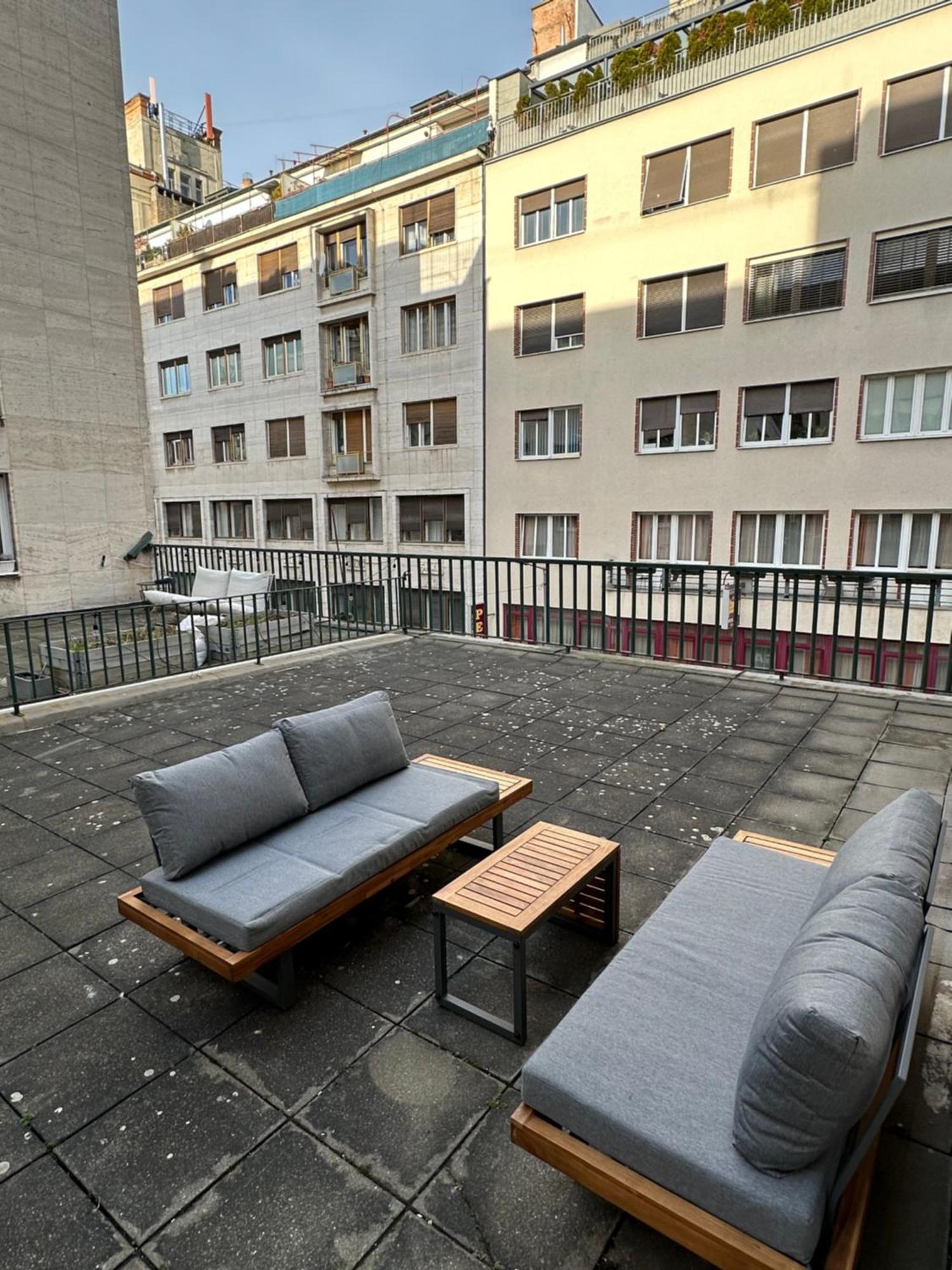 Bratislava Oldtown Apartment 130M2 ,60M2 Terrace And 2 Bathrooms Extérieur photo