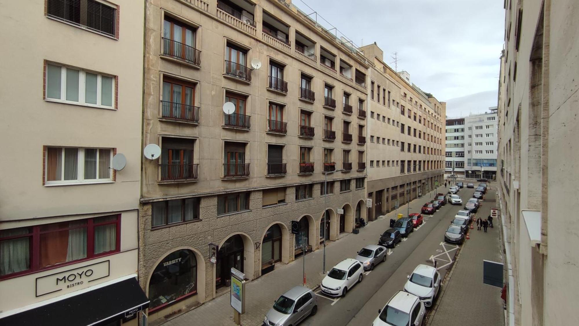 Bratislava Oldtown Apartment 130M2 ,60M2 Terrace And 2 Bathrooms Extérieur photo